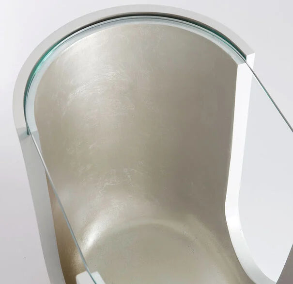 This is a detail shot of the Soleil Pull Up's cut out base.