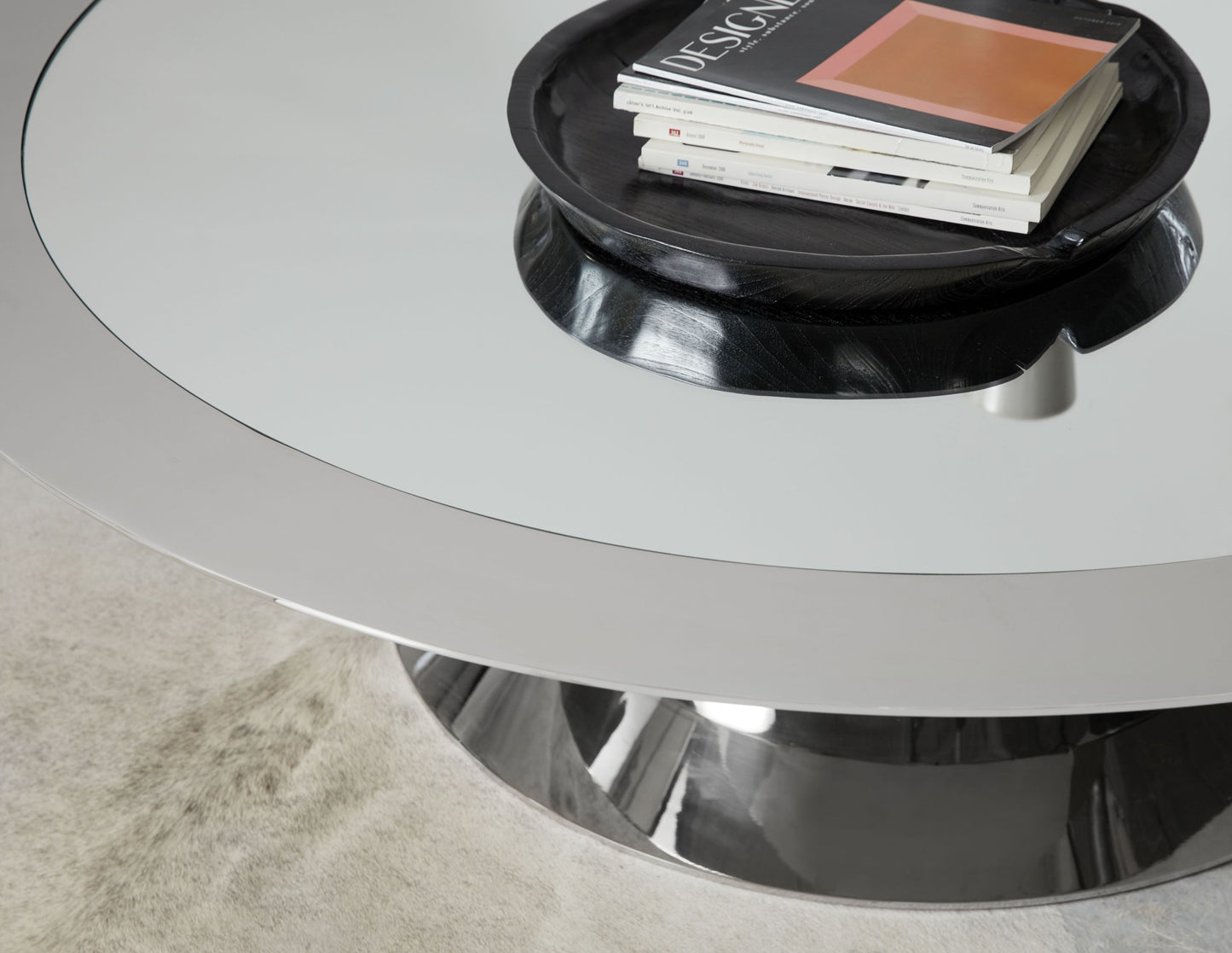 This is an up close detail shot of the Cosmos's reflective glass insert top.